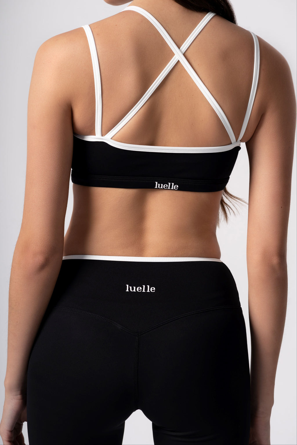 Studio Contrast Sports Bra - Black